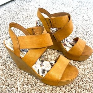 Size 8 women’s Madden girl platform open toe shoes
